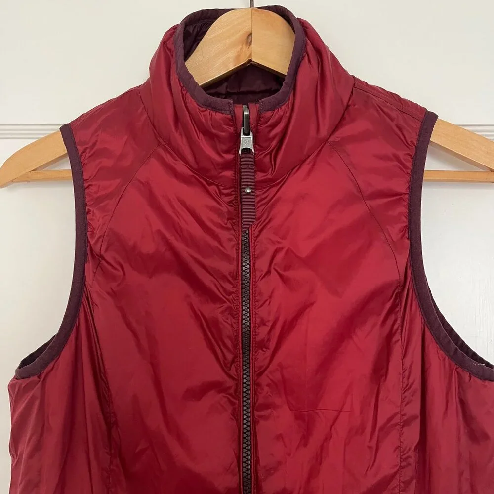 Lululemon Layer Up Reversible Insulated Vest in Bordeaux and Red | Size 4 - Picture 5 of 16
